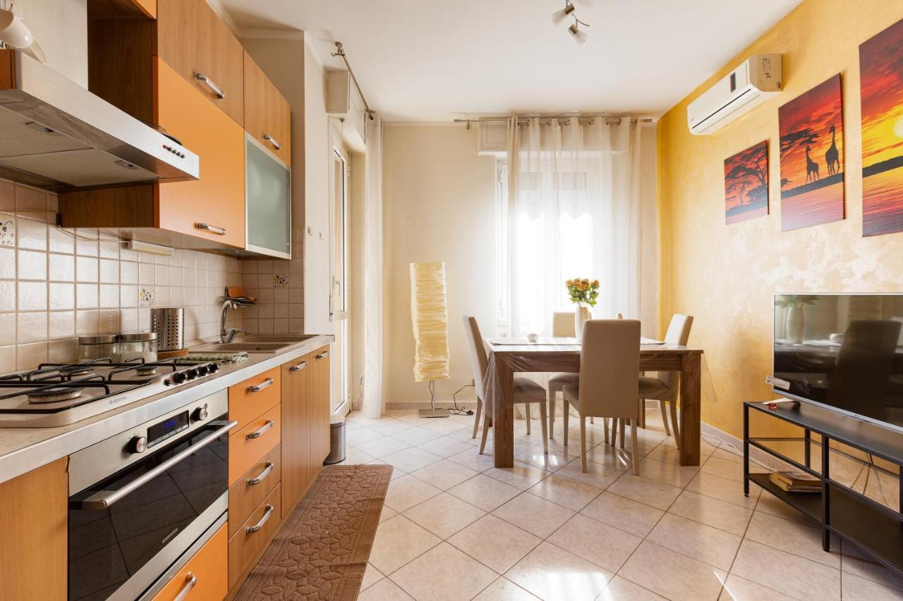 Udine M2 Balcony Apt Leilighet Milano Eksteriør bilde
